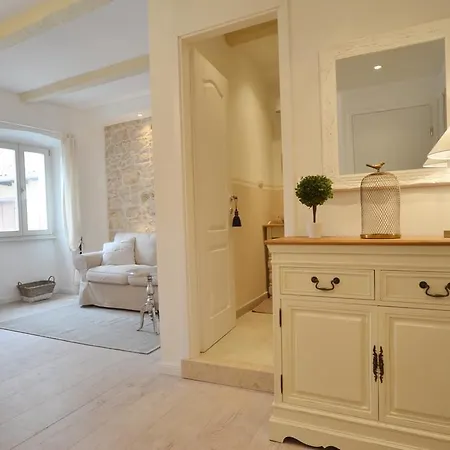 Apartment Charming Juna
